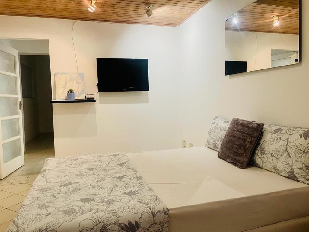 Coastwave Guest House Уолфиш-Бей Экстерьер фото