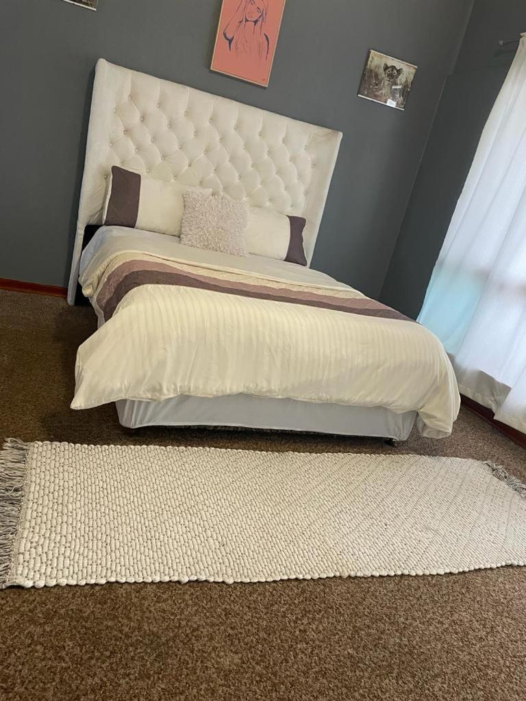 Coastwave Guest House Уолфиш-Бей Экстерьер фото