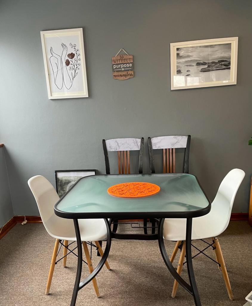 Coastwave Guest House Уолфиш-Бей Экстерьер фото