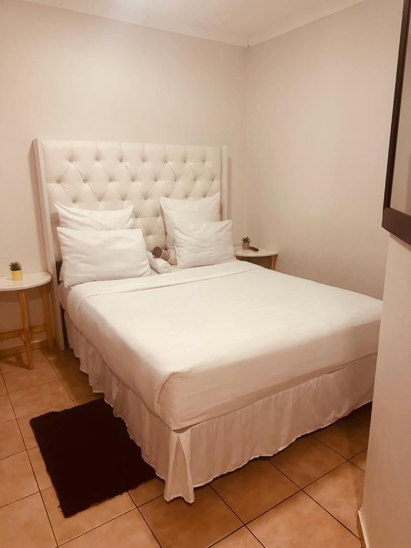 Coastwave Guest House Уолфиш-Бей Экстерьер фото