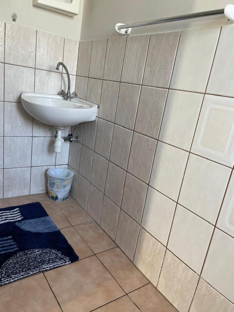 Coastwave Guest House Уолфиш-Бей Экстерьер фото
