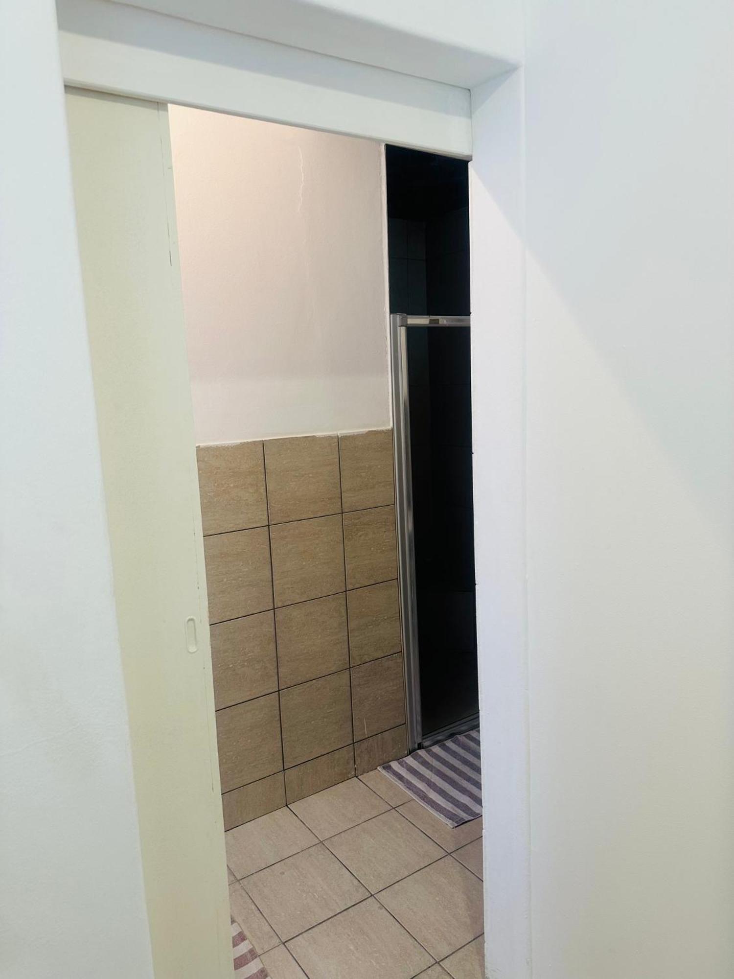 Coastwave Guest House Уолфиш-Бей Экстерьер фото
