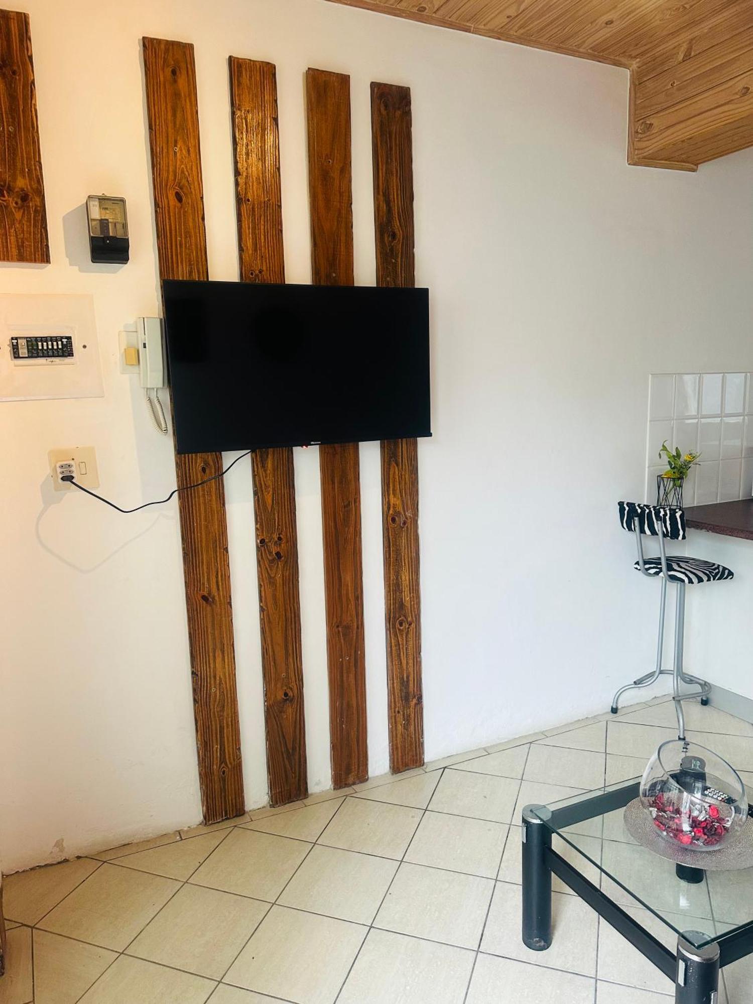 Coastwave Guest House Уолфиш-Бей Экстерьер фото