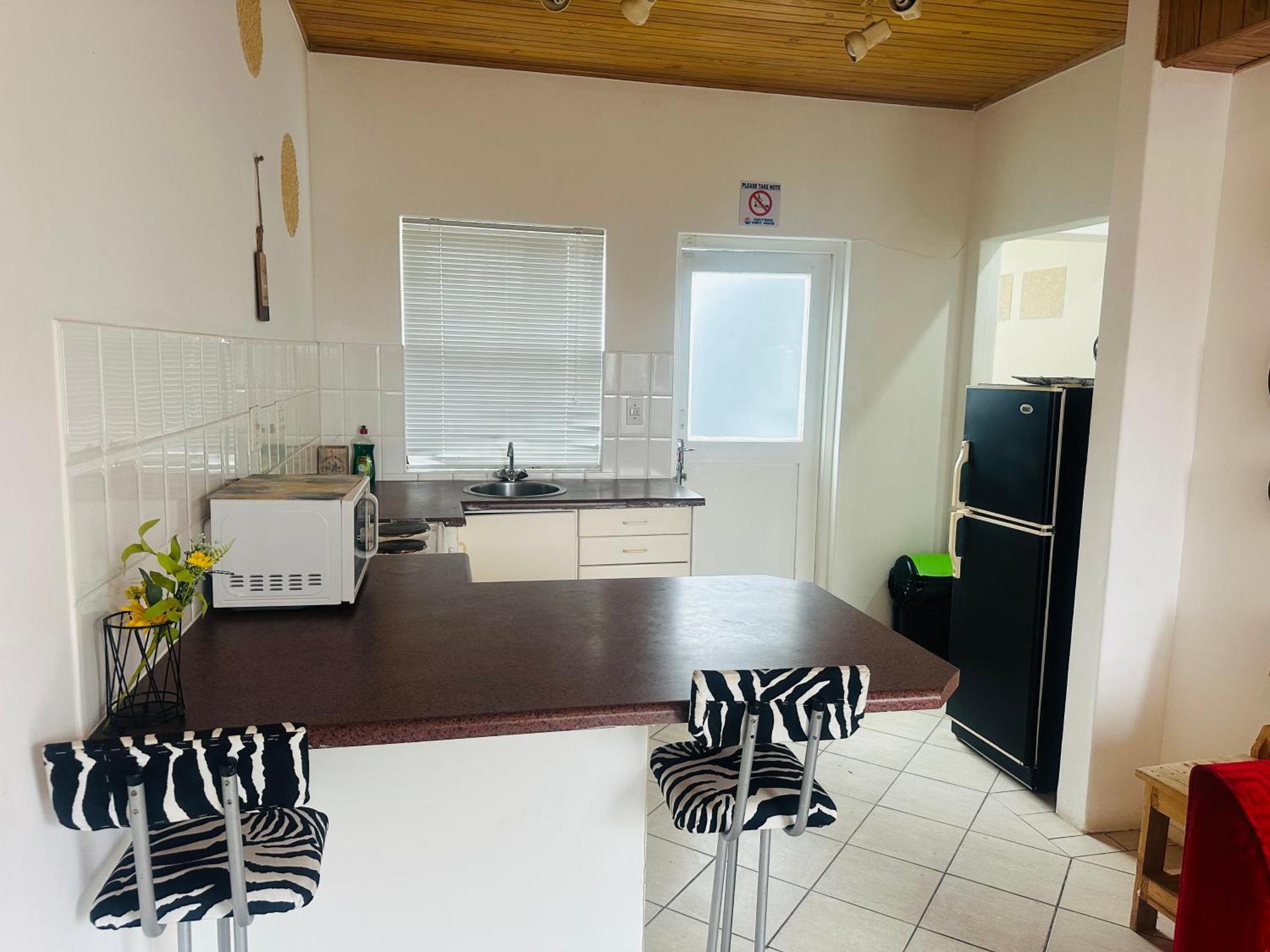 Coastwave Guest House Уолфиш-Бей Экстерьер фото