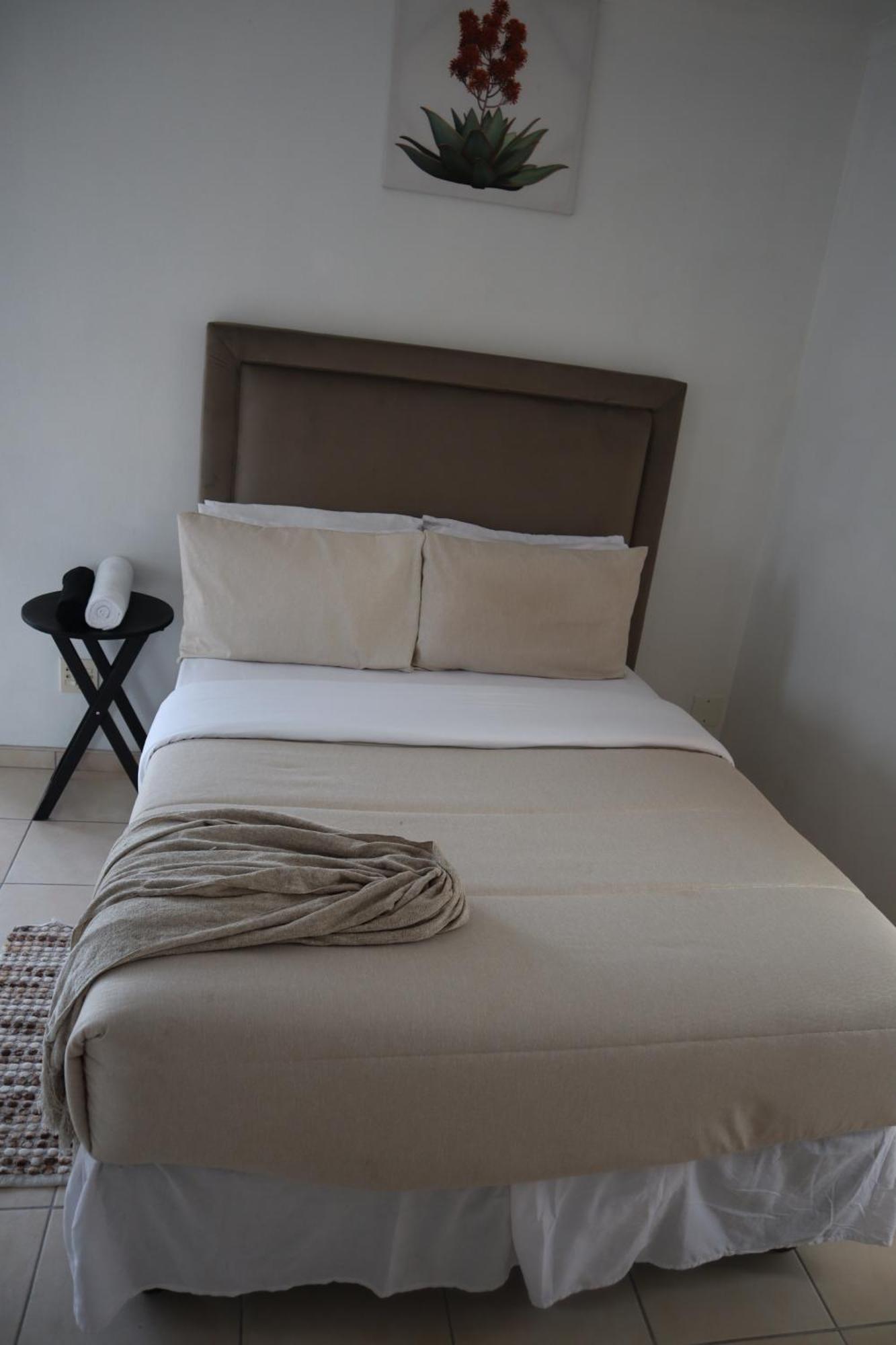 Coastwave Guest House Уолфиш-Бей Экстерьер фото