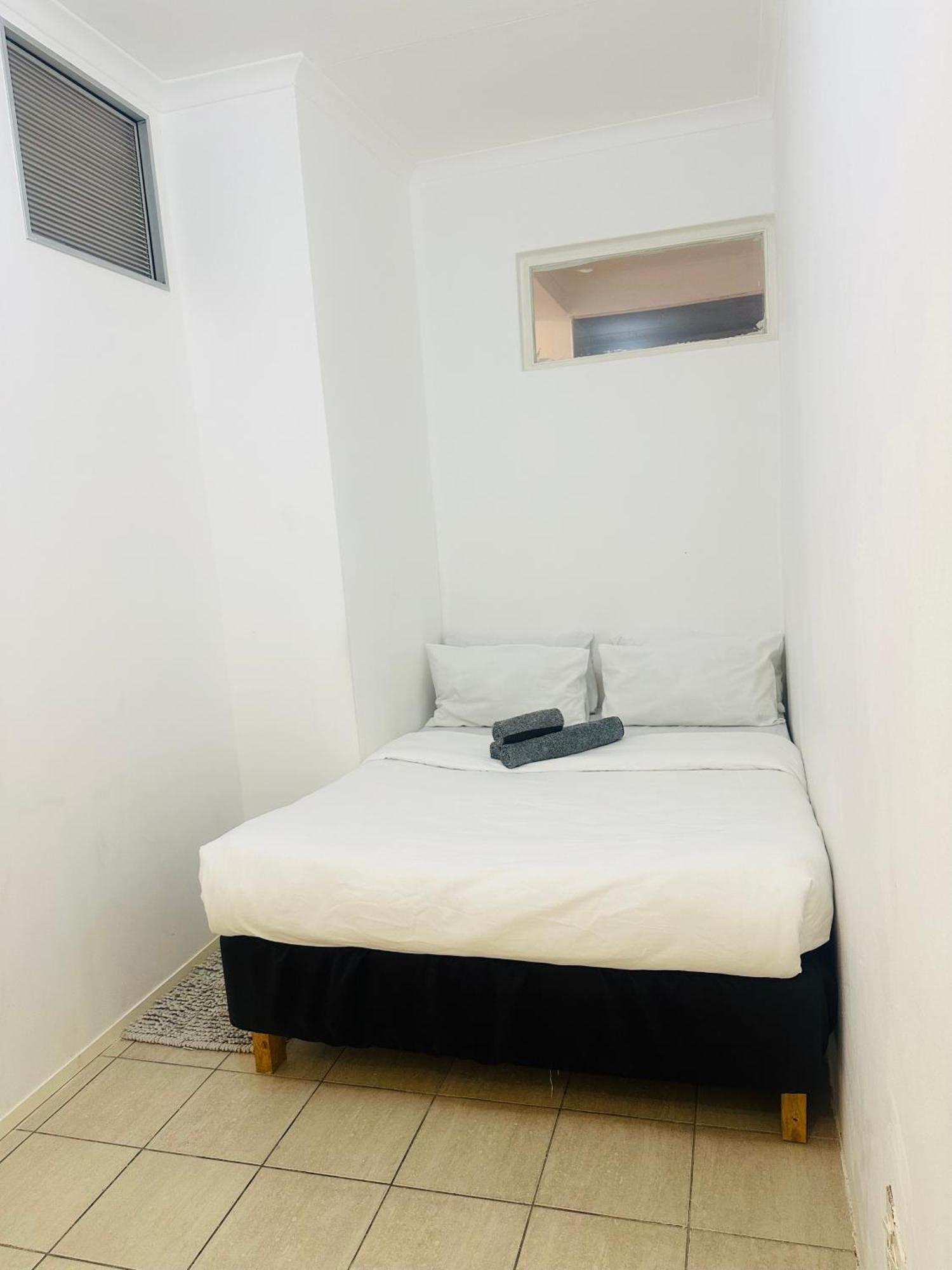 Coastwave Guest House Уолфиш-Бей Экстерьер фото